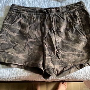 Athleta short
